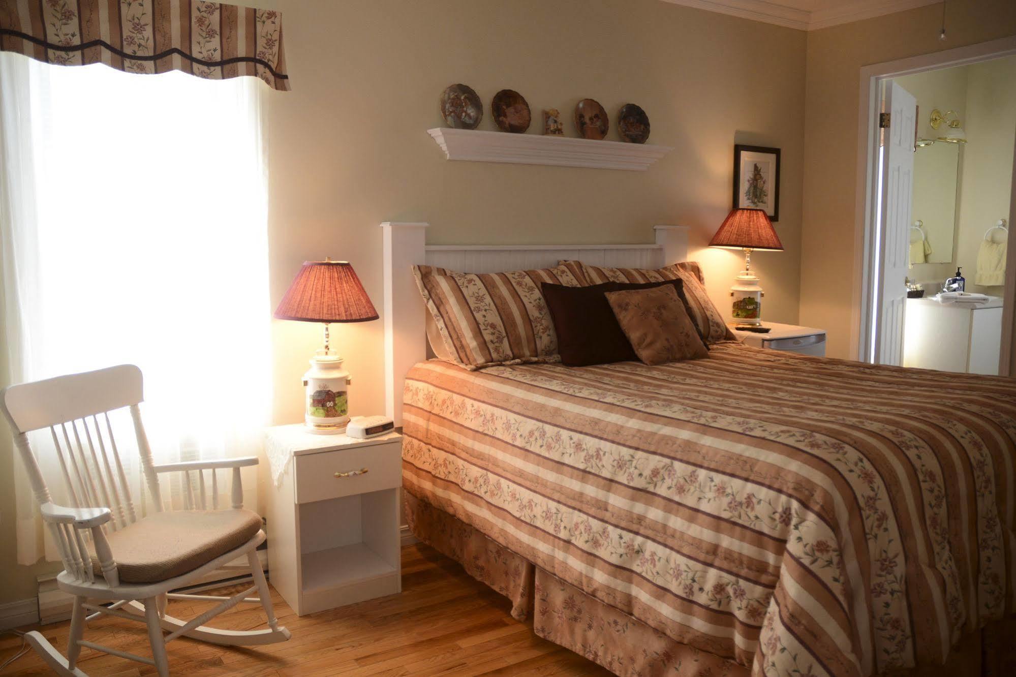 Cote'S Bed & Breakfast Grand Falls Exteriör bild